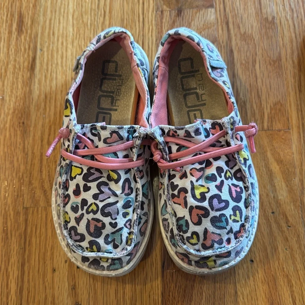 HEYDUDE Youth Size 11 Wendy Multicolor Heart Canvas Shoes
